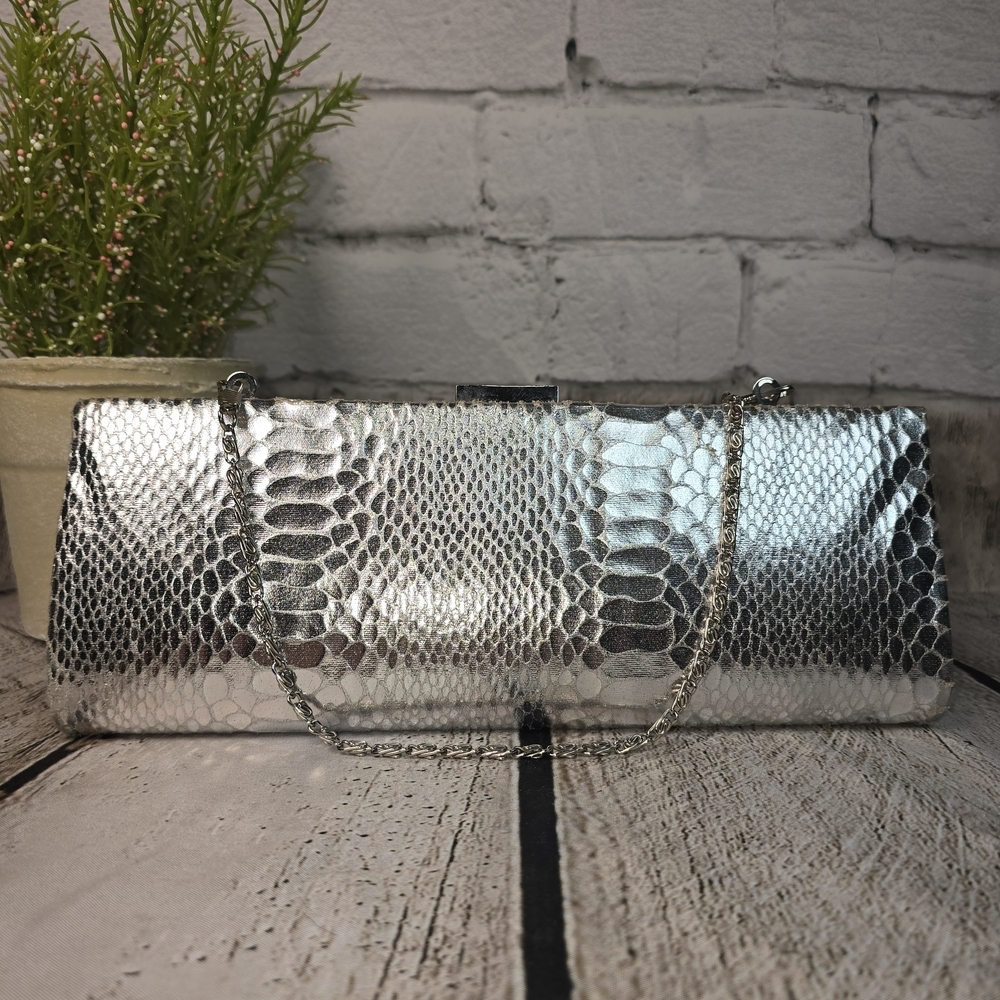 ELEGANT SILVER METALLIC SNAKE SKIN CLUTCH VINTAGE PARTY WEDDING FORMAL EUC